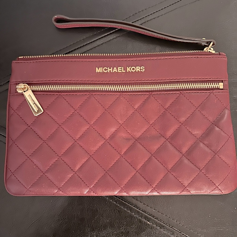 Michale Kors Wristlet